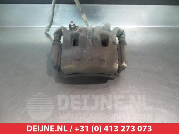 Nissan Navara Remklauw (Tang) links-voor O324942