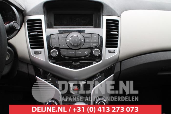 Chevrolet Cruze Radiobedienfeld O261140