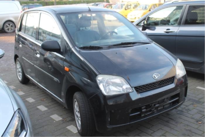 Daihatsu Cuore Tür 4-türig rechts vorne O273602