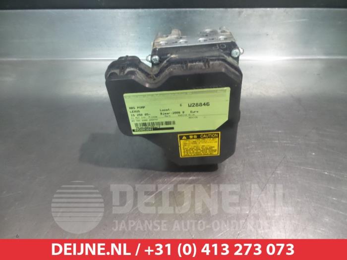 Lexus IS ABS Pomp O337969