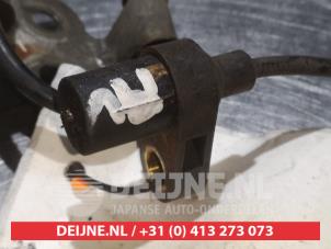 Subaru Legacy ABS Sensor O327329 photo 2