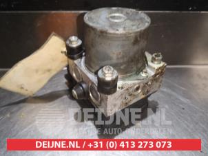 Subaru Impreza ABS pump O337725 photo 3