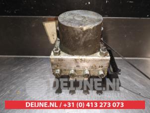 Subaru Impreza ABS pump O337725 photo 2
