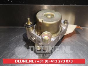 Suzuki Grand Vitara ABS Pomp O338342 foto 3