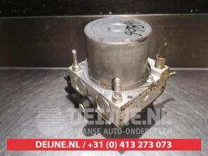 Subaru Impreza ABS pump O337722 photo 3