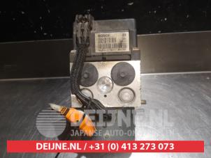 Suzuki Swift ABS Pomp O338302 foto 2