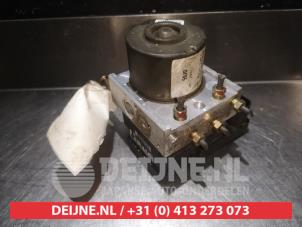 Suzuki Liana ABS pump O338323 photo 4