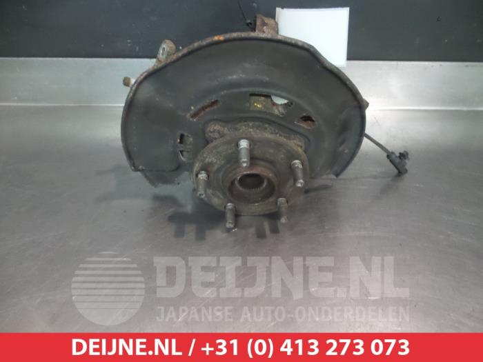 Toyota Avensis Fusee rechts-voor O324212