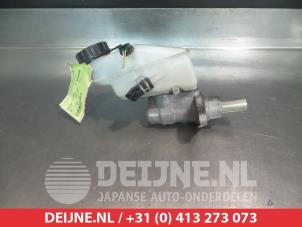 Gebruikte Hoofdremcilinder Toyota Yaris II (P9) 1.0 12V VVT-i Prijs € 30,00 Margeregeling aangeboden door V.Deijne Jap.Auto-onderdelen BV