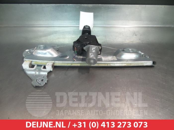 Nissan Pulsar Ruitmechaniek 4Deurs rechts-achter O291251