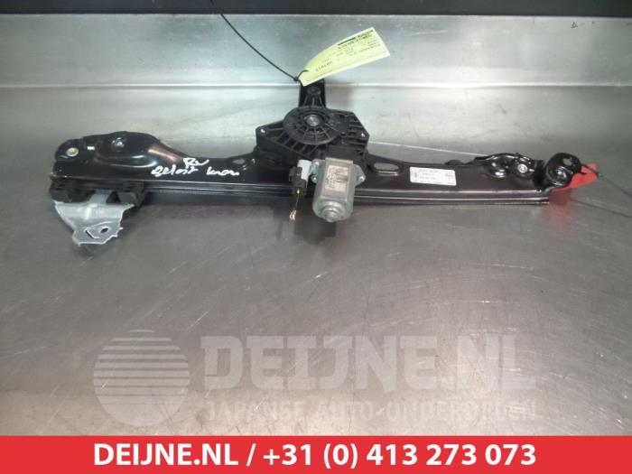 Nissan Pulsar Ruitmechaniek 4Deurs rechts-voor O276626