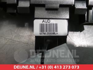 Hyundai IX35 Panic lighting switch O310569 photo 3