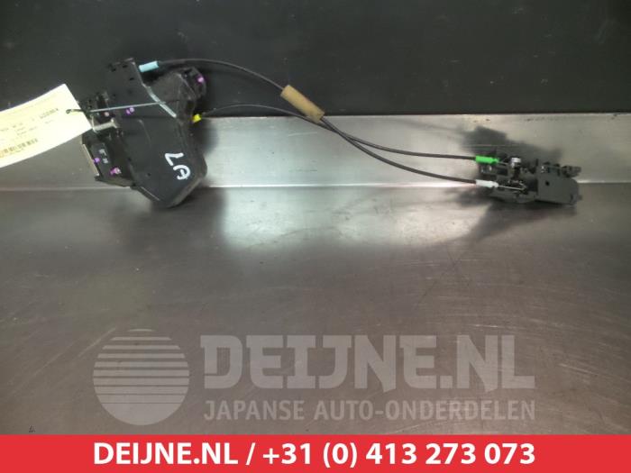 Toyota Hilux Rear door lock mechanism 4-door, left O280528