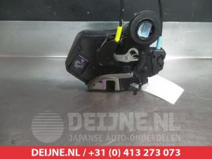 Toyota Hilux Deurslot Mechaniek 4Deurs links-achter O280528 foto 2