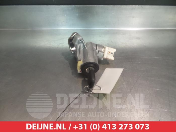 Toyota Yaris Kontaktslot+Sleutel O335999