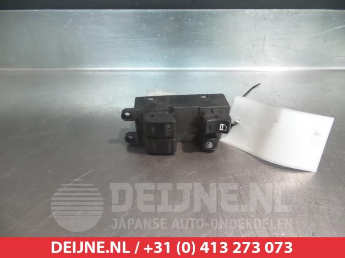 Nissan Almera Tino Kombischalter Fenster O311668