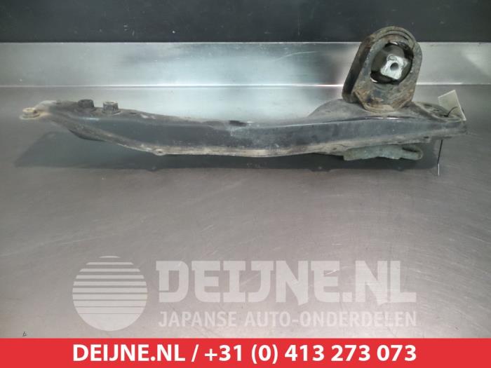 Gebruikte Drager vooras Toyota Corolla Verso (R10/11) 2.2 D-4D 16V Prijs op aanvraag aangeboden door V.Deijne Jap.Auto-onderdelen BV