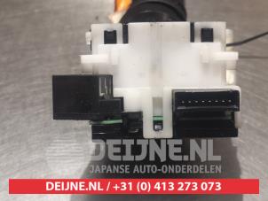 Nissan Navara Wiper switch O309774 photo 3