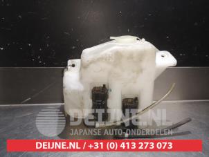 Daihatsu Young RV Scheibensprühertank vorne O340742 foto 2