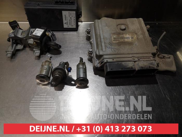 Mitsubishi Colt Set of cylinder locks (complete) O278492