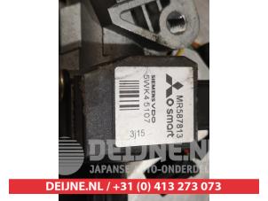 Mitsubishi Colt Ignition lock + key O335565 photo 3