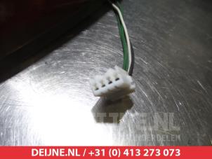 Mazda 323F Taillight, right O298770 photo 2