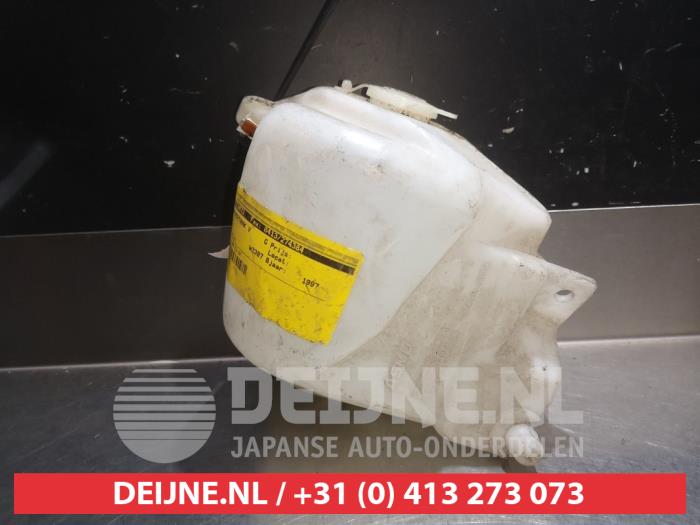 Daihatsu Sirion Scheibensprühertank vorne O340732