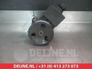 Gebruikte Stuurpomp Ssang Yong Rodius 2.7 270 Xdi 20V 4x2 Prijs € 35,00 Margeregeling aangeboden door V.Deijne Jap.Auto-onderdelen BV