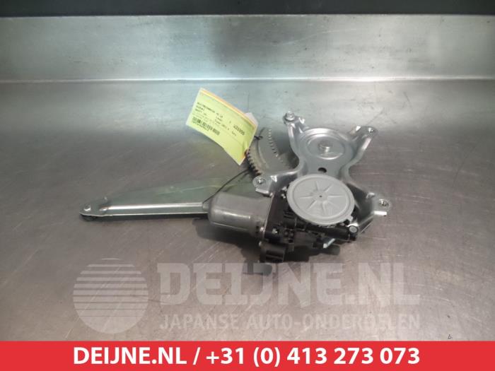 Suzuki Swift Ruitmechaniek 4Deurs links-achter O290880