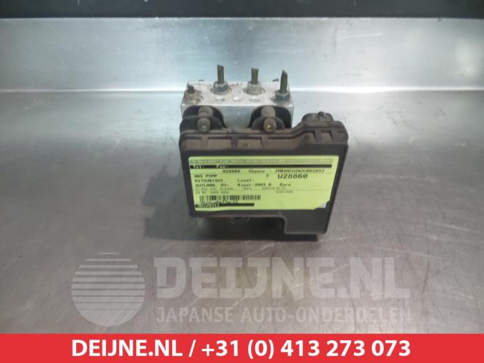 Gebruikte ABS Pomp Mitsubishi Outlander (CU) 2.0 16V 4x4 Prijs € 50,00 Margeregeling aangeboden door V.Deijne Jap.Auto-onderdelen BV