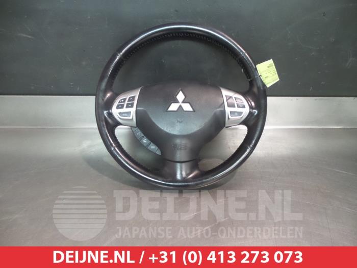 Mitsubishi Outlander Left airbag (steering wheel) O333680