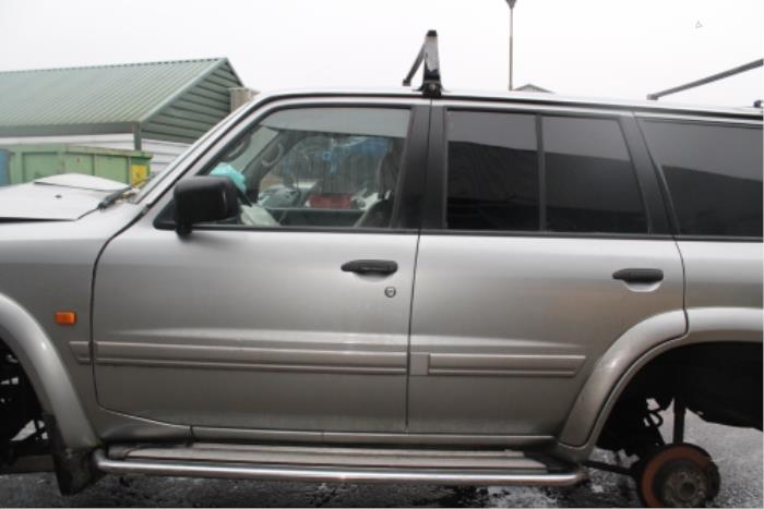 Nissan Patrol Portier 4Deurs links-achter O285026