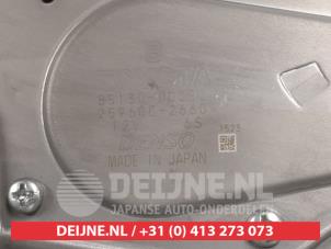 Toyota Yaris Ruitenwissermotor achter O301490 foto 3