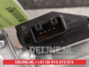 Toyota Yaris Ruitenwissermotor achter O301490 foto 2