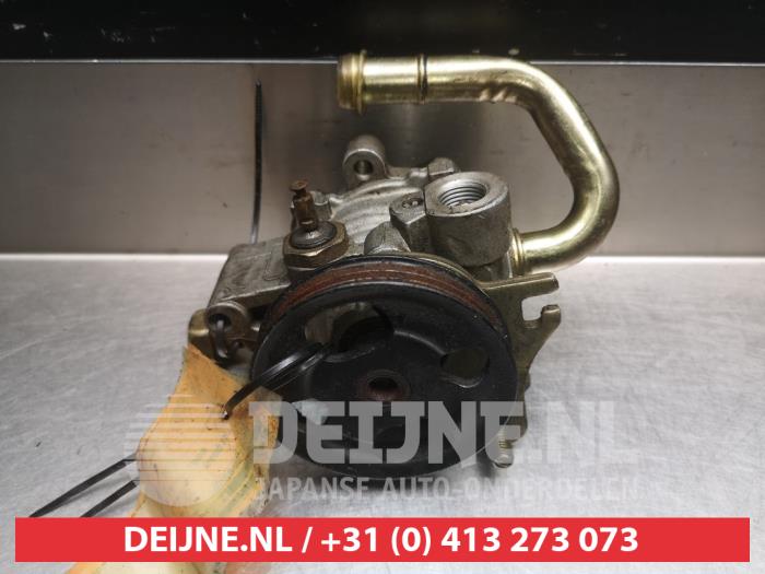 Gebruikte Servopomp Daihatsu Sirion/Storia (M1) Prijs € 30,00 Margeregeling aangeboden door V.Deijne Jap.Auto-onderdelen BV