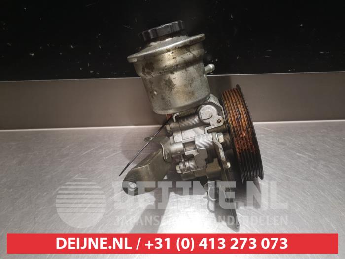 Stuurbekrachtiging Pomp van een Daihatsu Terios (J2) 1.5 16V DVVT 4x2 Euro 4 2007