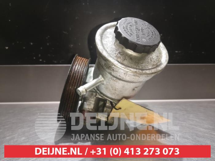 Stuurbekrachtiging Pomp van een Daihatsu Terios (J2) 1.5 16V DVVT 4x2 Euro 4 2007