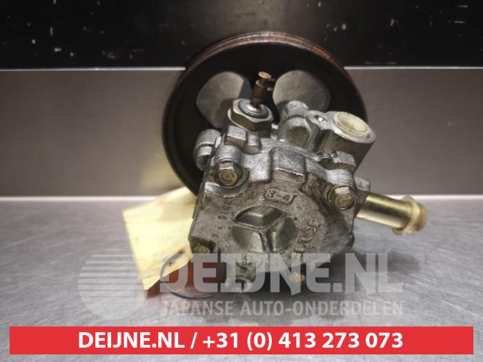 Stuurbekrachtiging Pomp van een Daihatsu YRV (M2) 1.3 16V DVVT Turbo 2002