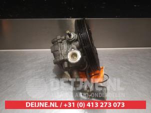 Daihatsu Young RV Power steering pump O331847 photo 2
