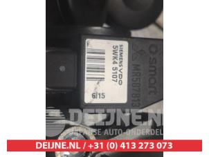 Mitsubishi Colt Ignition lock + key O335564 photo 4