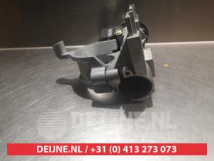 Mitsubishi Colt Ignition lock + key O335564 photo 2