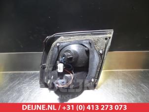 Mazda 626 Heckklappenreflektor links O296933 foto 2