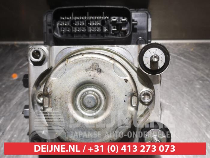Gebruikte ABS Pomp Daihatsu Cuore (L251/271/276) 1.0 12V DVVT Prijs € 50,00 Margeregeling aangeboden door V.Deijne Jap.Auto-onderdelen BV