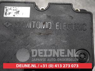 Daihatsu Cuore ABS Pomp O338270 foto 4