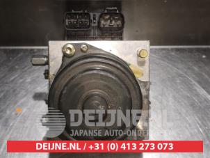 Daihatsu Terios ABS pump O338237 photo 2