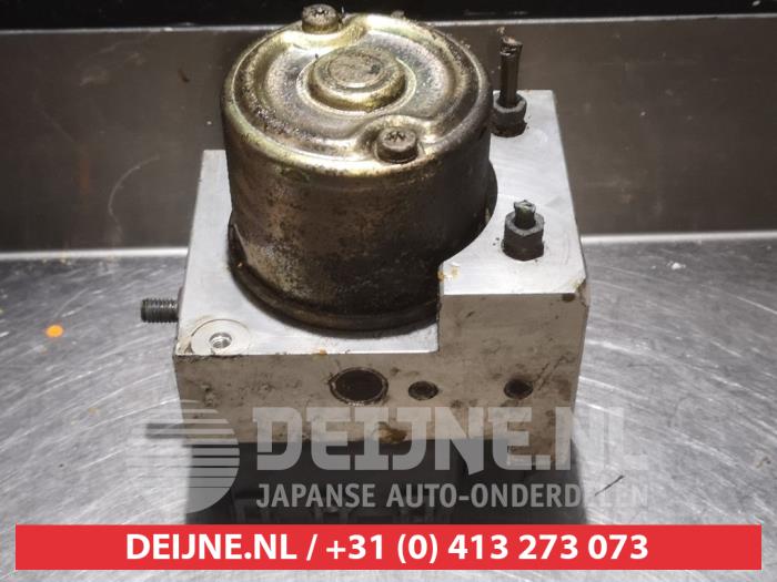 ABS Pomp van een Daihatsu Sirion/Storia (M1) 1.0 12V 1998