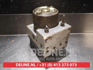 Daihatsu Sirion ABS pump O338240 photo 4