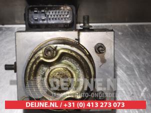 Daihatsu Sirion ABS pump O338240 photo 3