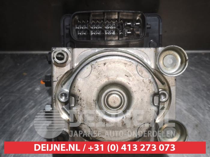 Gebruikte ABS Pomp Daihatsu Trevis 1.0 12V DVVT Prijs € 25,00 Margeregeling aangeboden door V.Deijne Jap.Auto-onderdelen BV