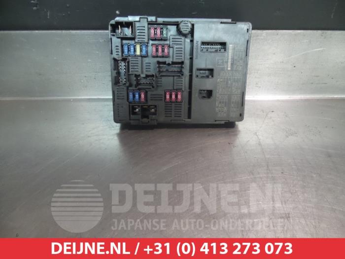 Nissan Note Sicherungskasten O350270